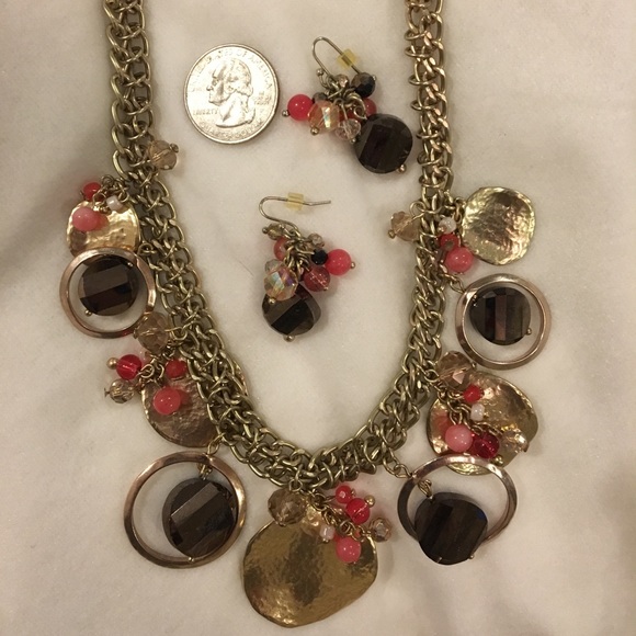 Pink/black cherry gold tone necklace and earrings - Picture 6 of 6